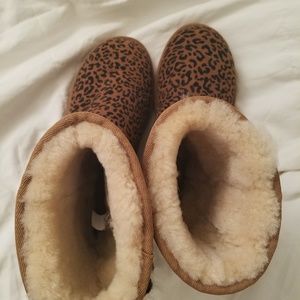 UGG BOOTS